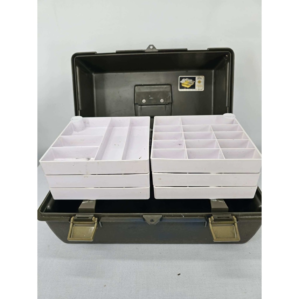 Vlchek Plastics Adventurer No 2076 Tackle Box 6 Swing Trays 57 Compartment Brown